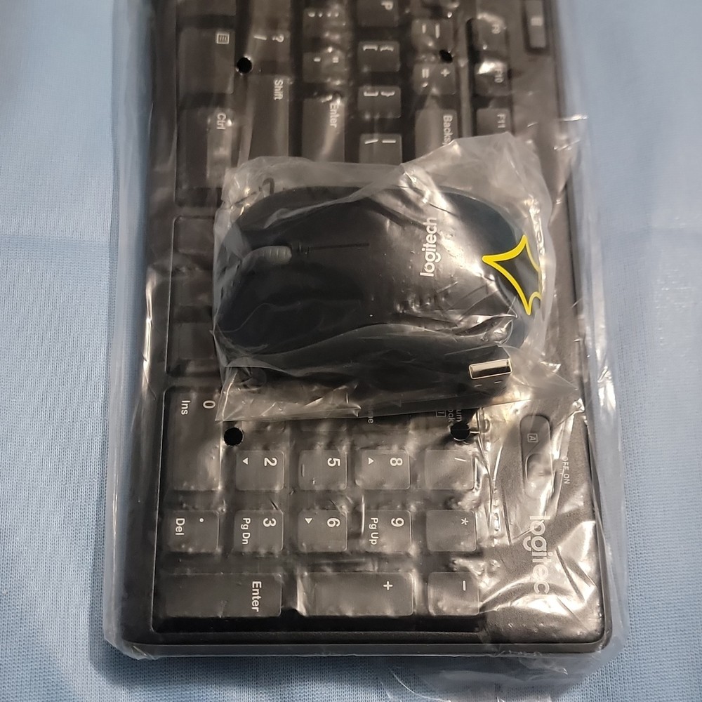 Logitech Wireless Keyboard and Mouse Bundle Black BRAND NEW!