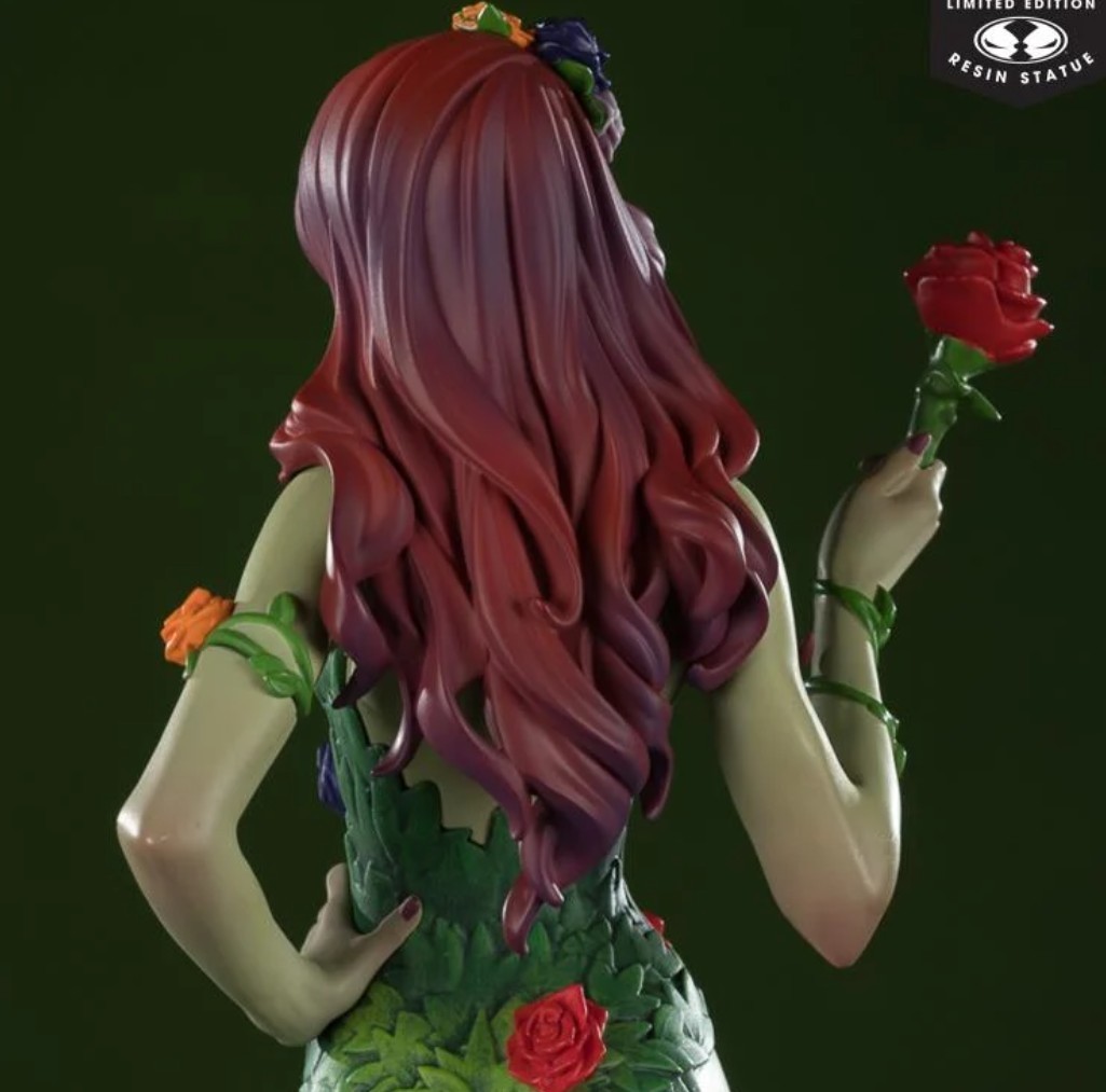 DC Cover Girls Poison Ivy 1/8 Scale Limited Edition Statue By J. Scott Campbell
