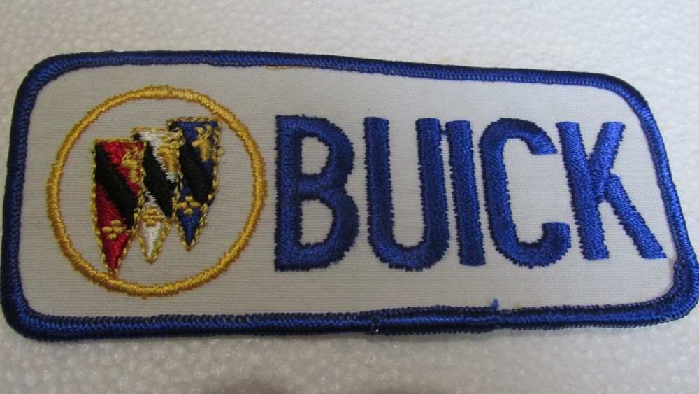 VINTAGE BUICK CAR EMBROIDERED PATCH