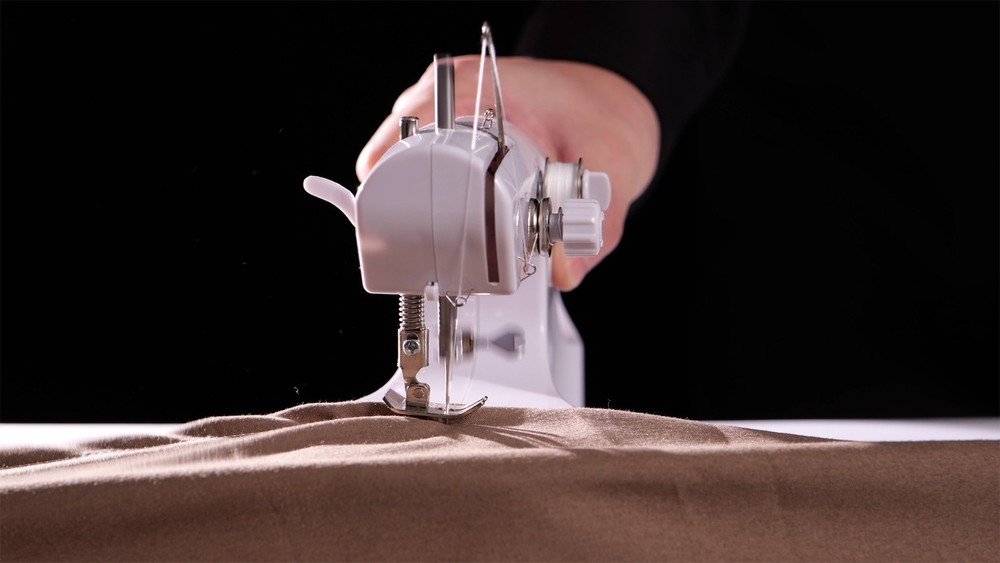 Portable Cordless Handheld Sewing Machine - Mini 2-Thread Stitcher for DIY, Mend