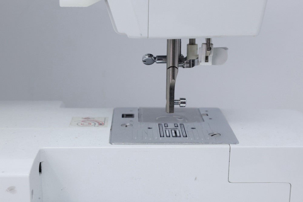 Singer 9340 Computerized Sewing Machine *TESTED/WORKING* (NO FOOT PEDAL/CABLES)