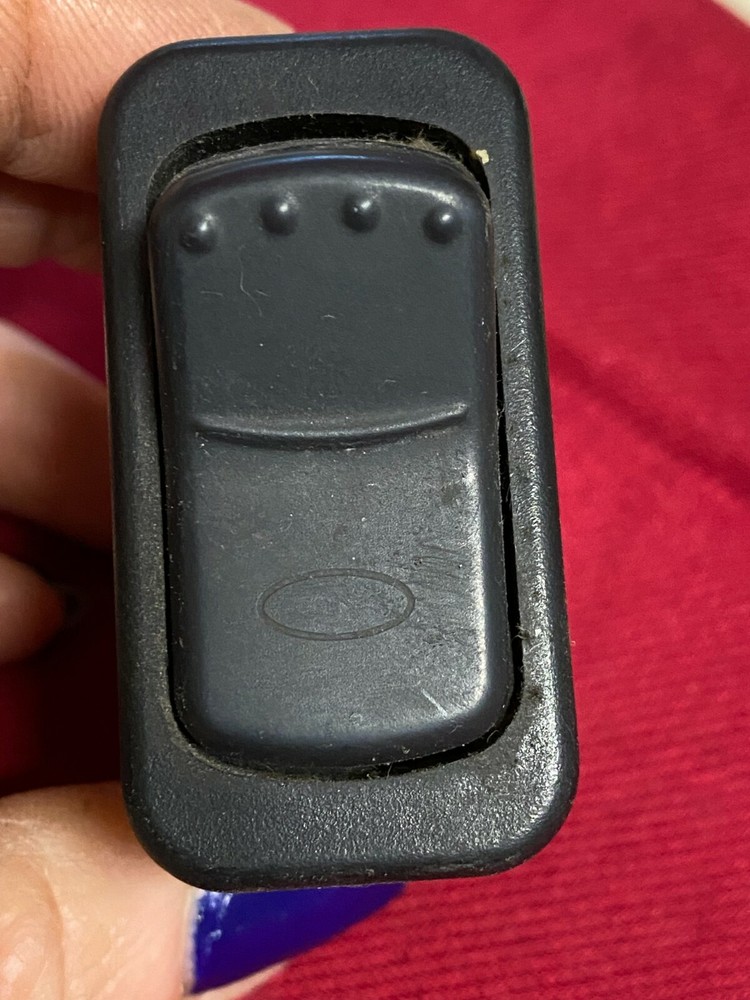 PETERBILT    ROCKER   SWITCH, DASH,  16-07417-3G8ESS1A71        BLANK  SWITCH