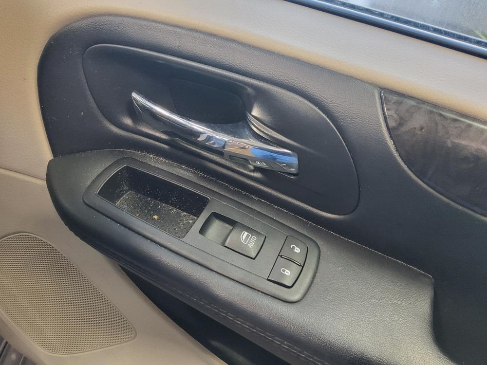 Used A/C Selector Switch fits: 2016 Dodge Caravan AC front dash mounted manual c