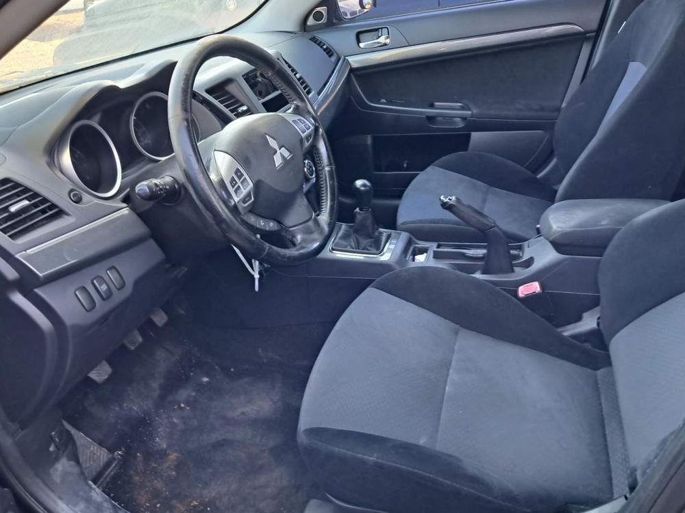 LANCERMIT 2010 Glove Box 4858262