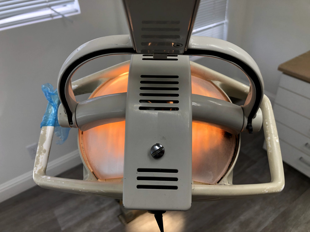 A-Dec Dental Ceiling Mount Light - single Trak, full functional