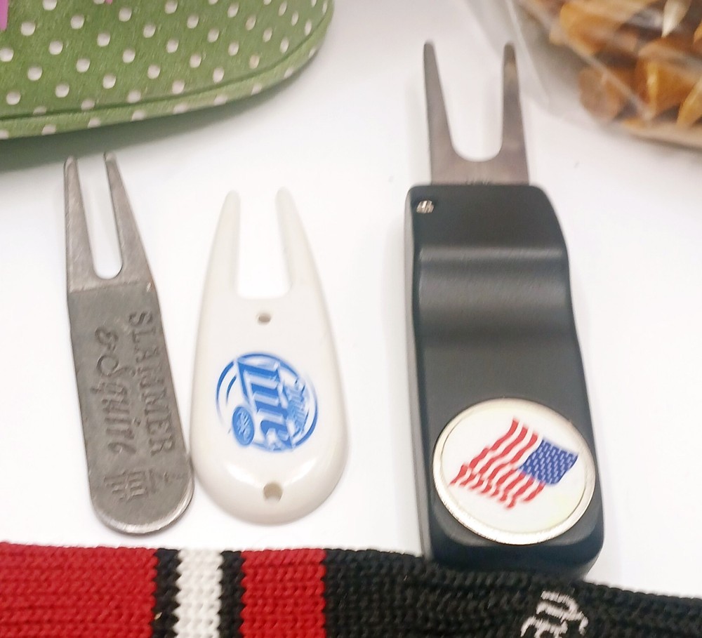MIXED LOT OF GOLF ITEMS