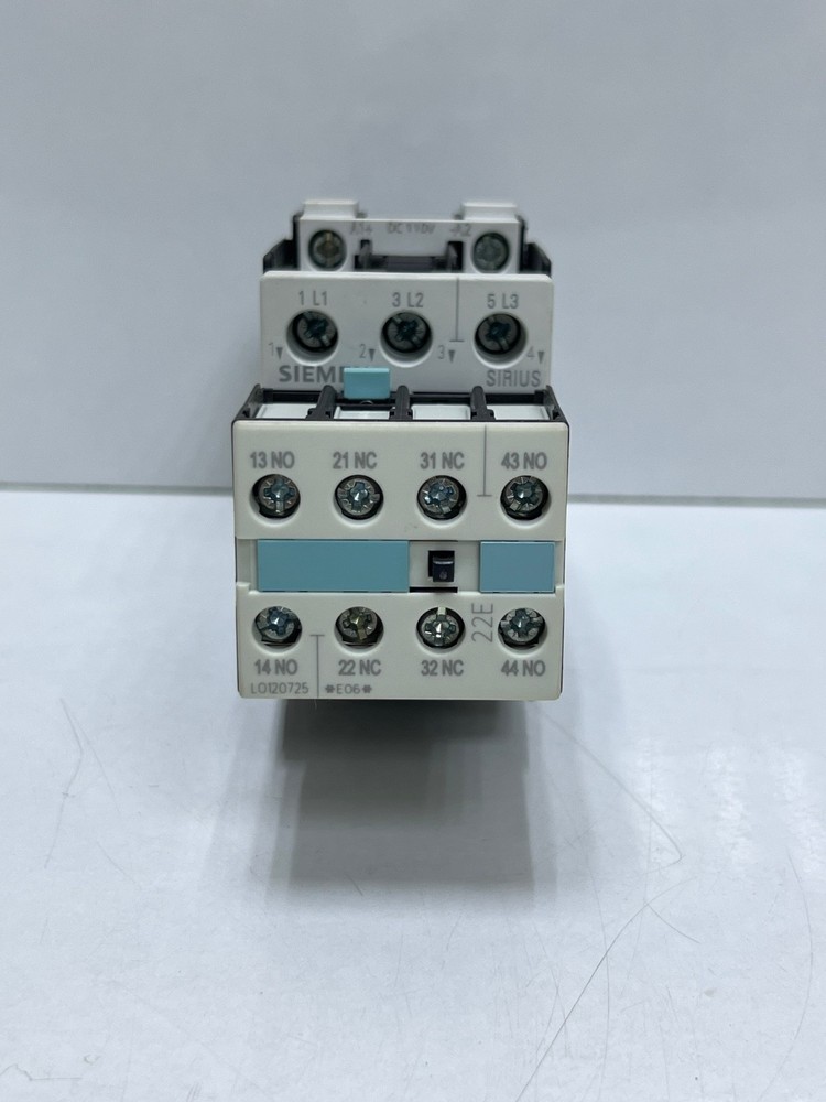 Siemens 3RT1026-1BF44 Contactor