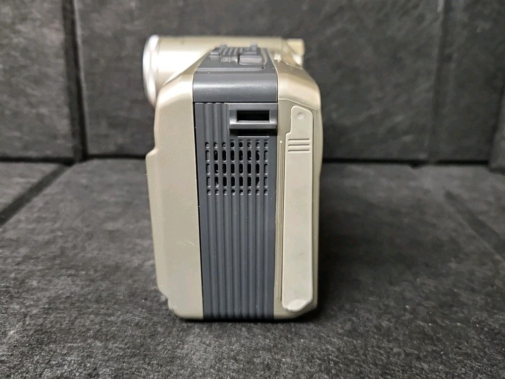 Sharp VL-A10 Viewcam 8 Camcorder With Extras TESTED