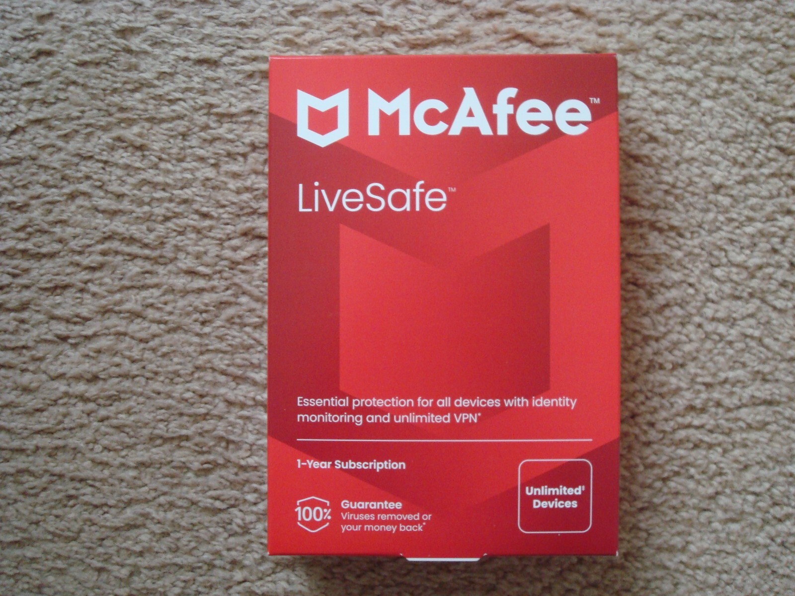 McAfee LiveSafe 2024 Unlimited Devices, Antivirus Internet, 1 Year, Sealed Box!