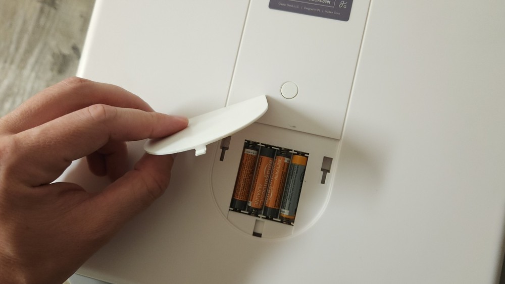 "Greater Goods" smart scale (digital/composition scale). With batteries.