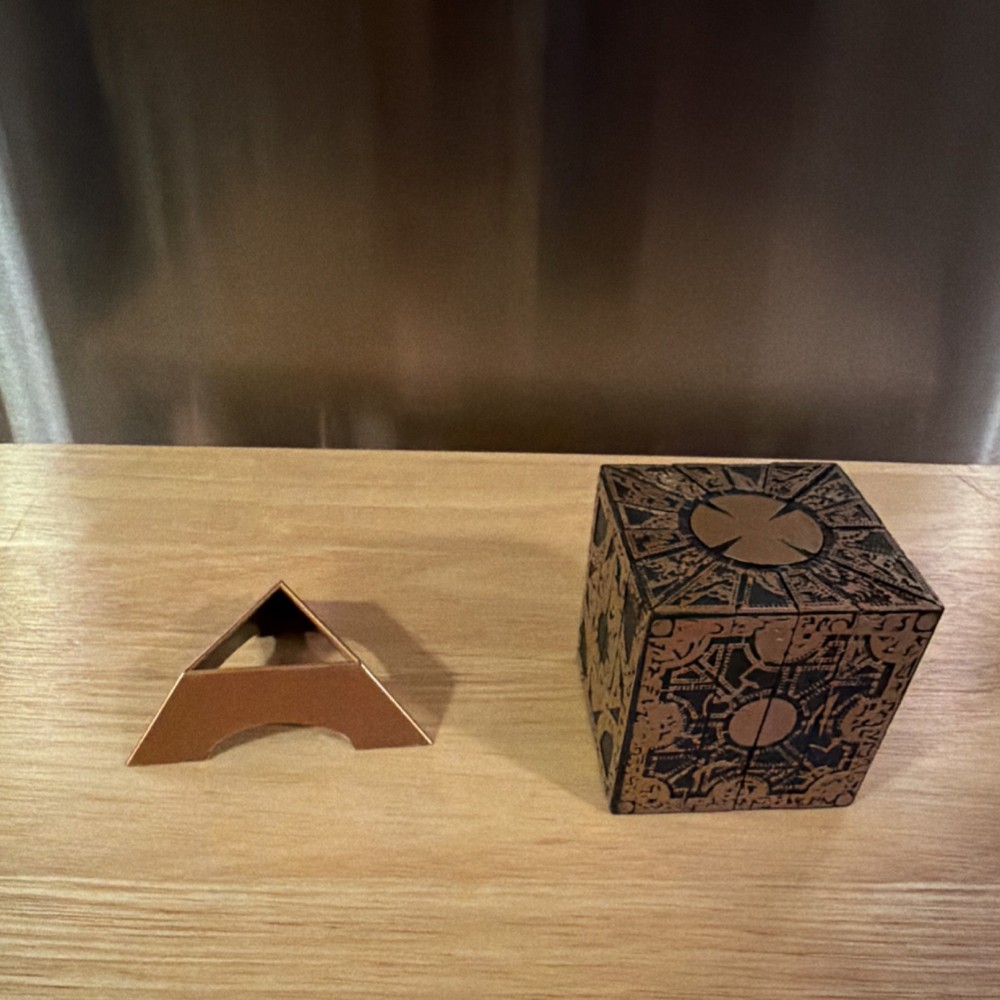 Hellraiser Lament Configuration Puzzle Box & Pyramid Replica Movie Prop