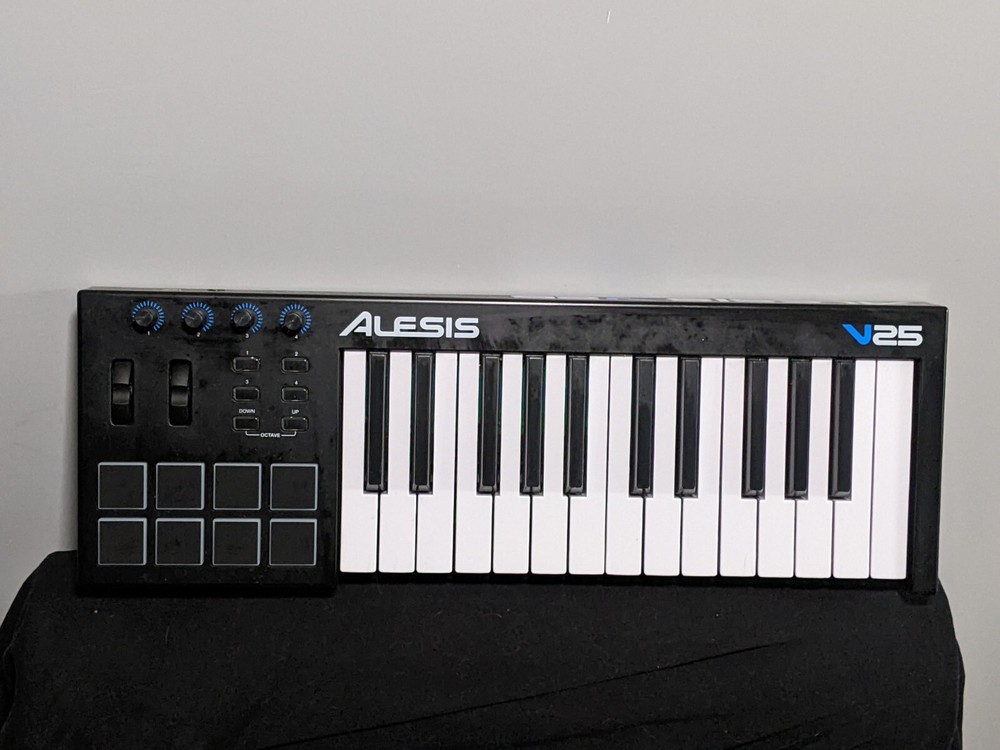 Alesis V25 USB-B to USB-A MIDI Keyboard Controller