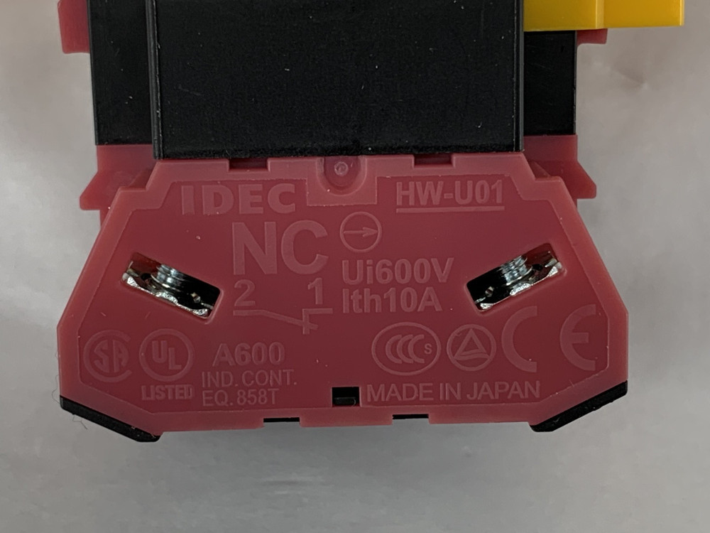 IDEC HW-CB02 Emergency Stop Push-Button Switch +HW9Z-KG1 Protective Guard Ring