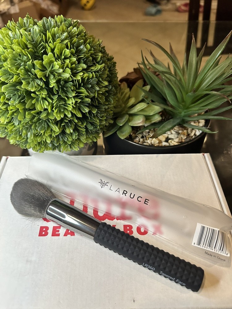 LaRuce LR360 Tapered Face Brush