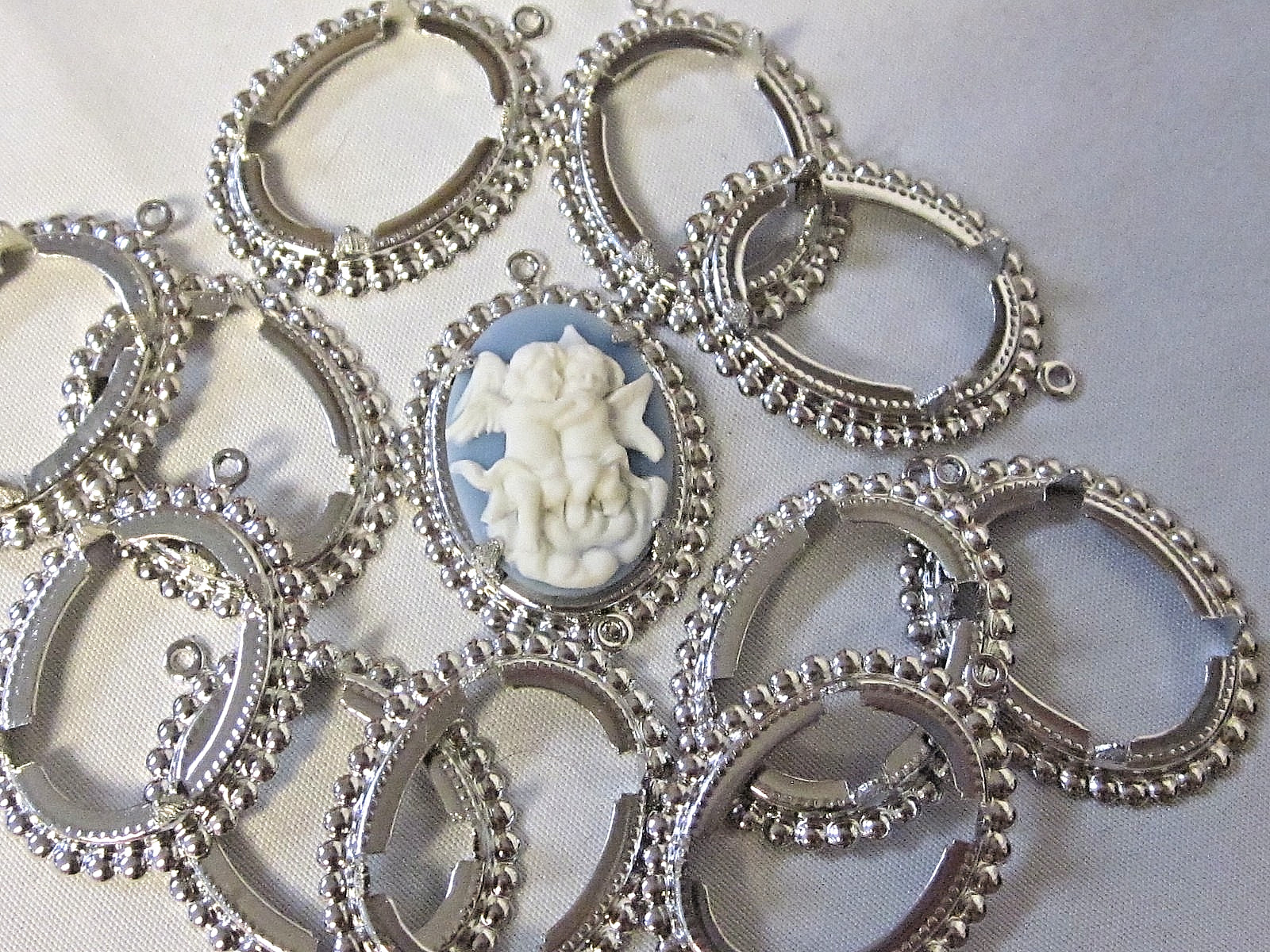 12- Rare Prong Set Rhodium Silver PLATED 25x18mm Oval Cameo Pendant Settings NOS