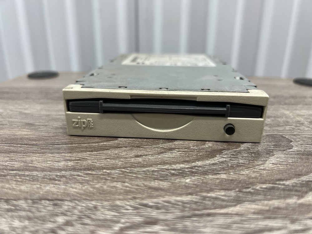 Untested Iomega ZIP 100 Z100ATAPI 100MB 3.5" Zip Drive Internal