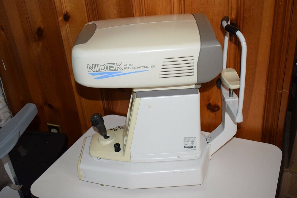 Nidek ARK 700-A autorefractor-not a keratometer
