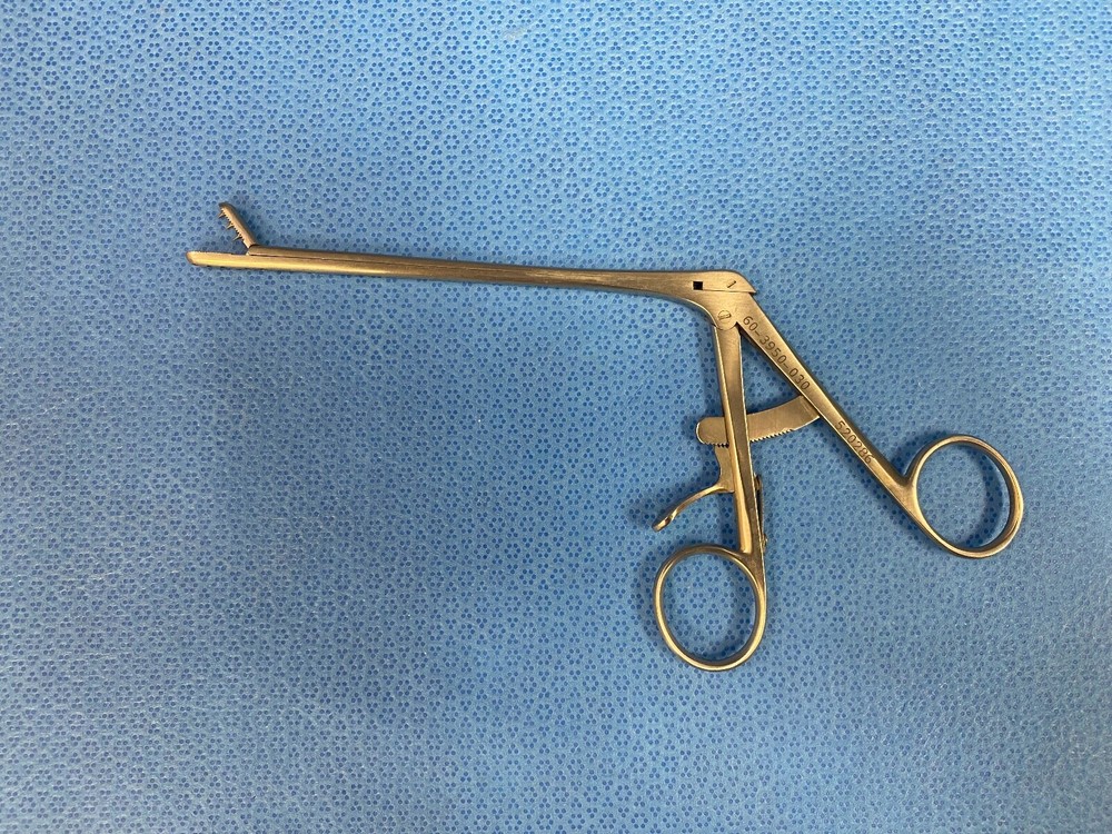 Ratcheting Spiked Grasping Forceps 60-3950-030