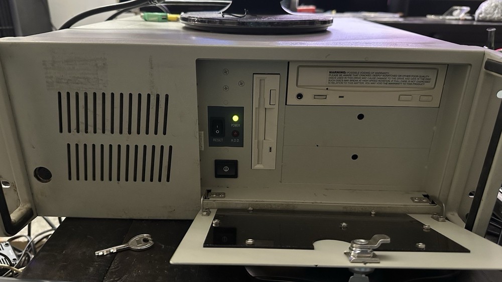 Vintage Windows 98 Studio Computer Custom Built Fully Functional With OEM Win98