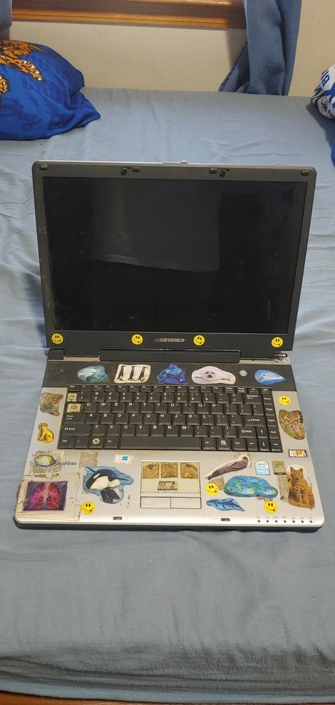 Powers On 2005 14'' Everex StepNote VA4300M Laptop Computer NO Power Cord