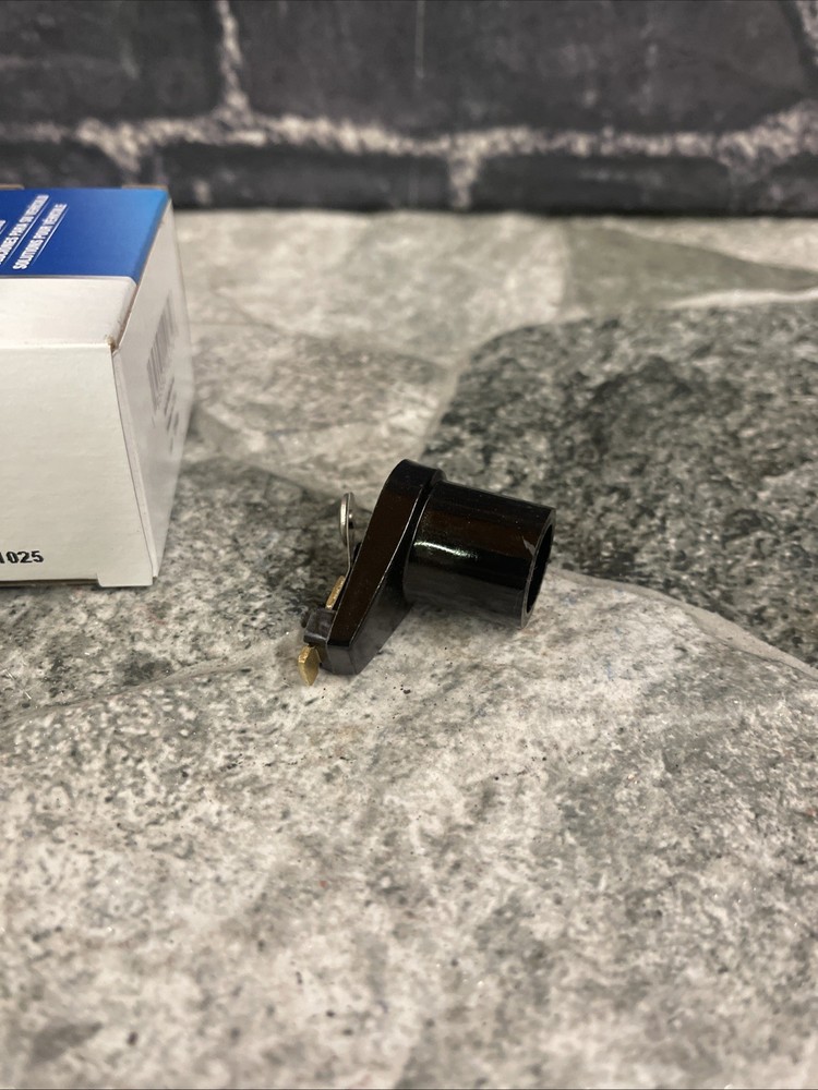 CARQUEST Premium DAA1025 Distributor Rotor