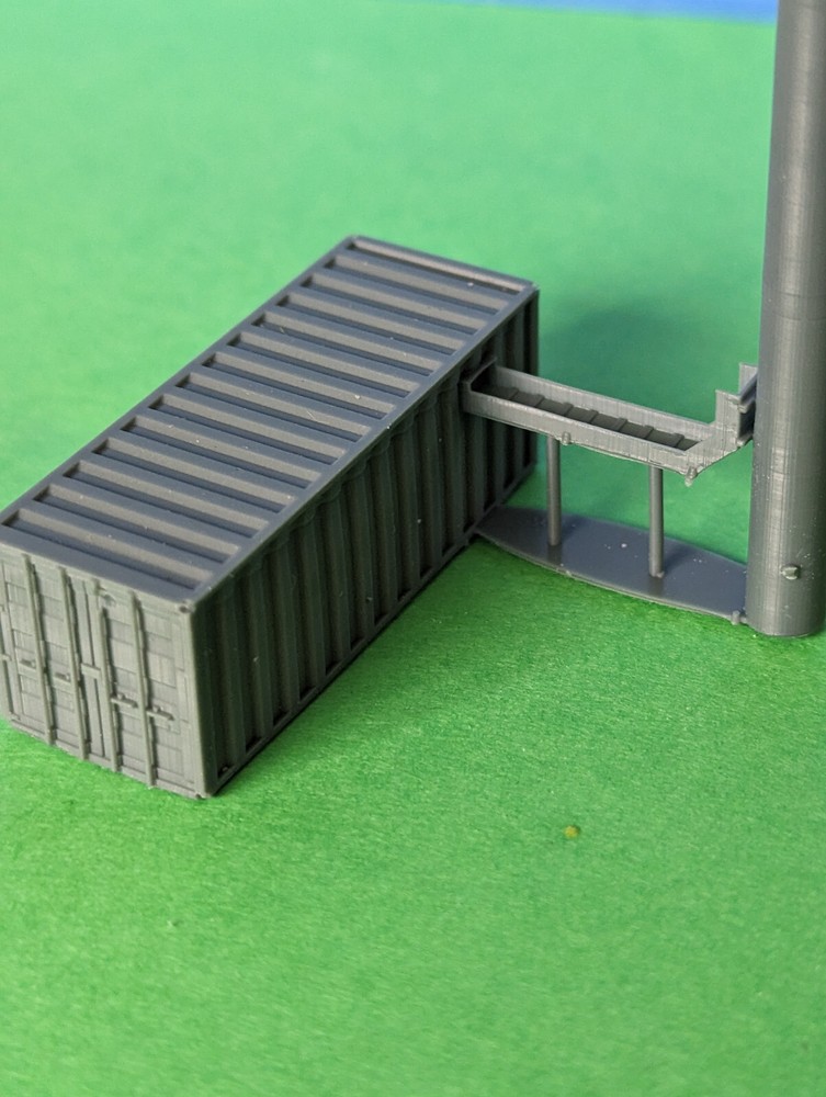 Z-Scale Cell Towers (2)