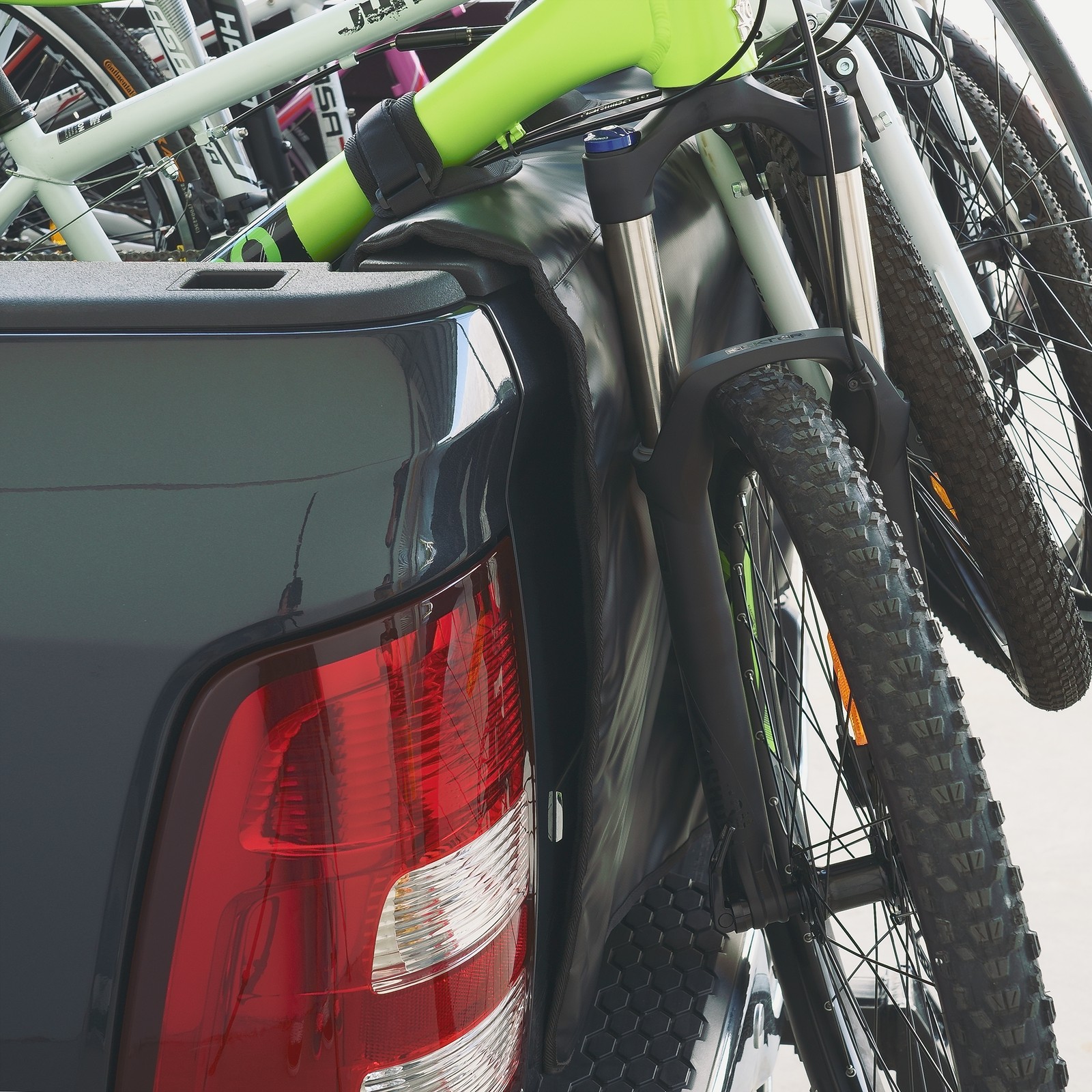 CD MTB Bike Bicycle Tailgate Pad for Truck Ute - 54" Wide up to 6 Bikes