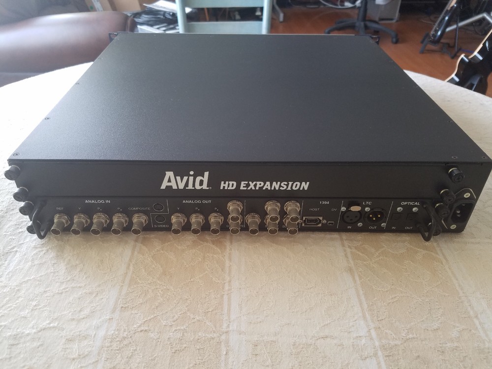 Avid V10