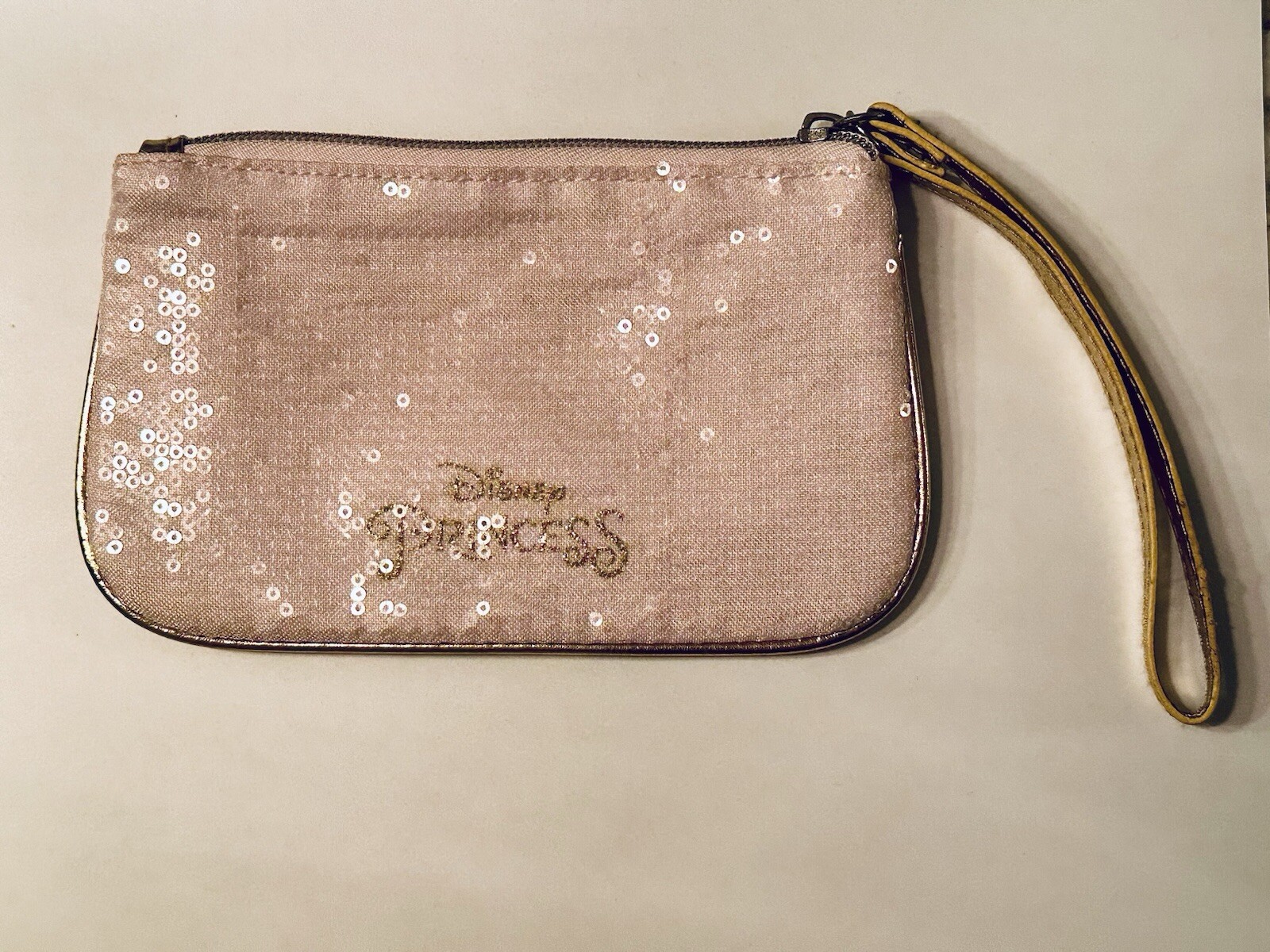 DISNEY PRINCESSES Coin Purse Pre - Owned Without Original Tags