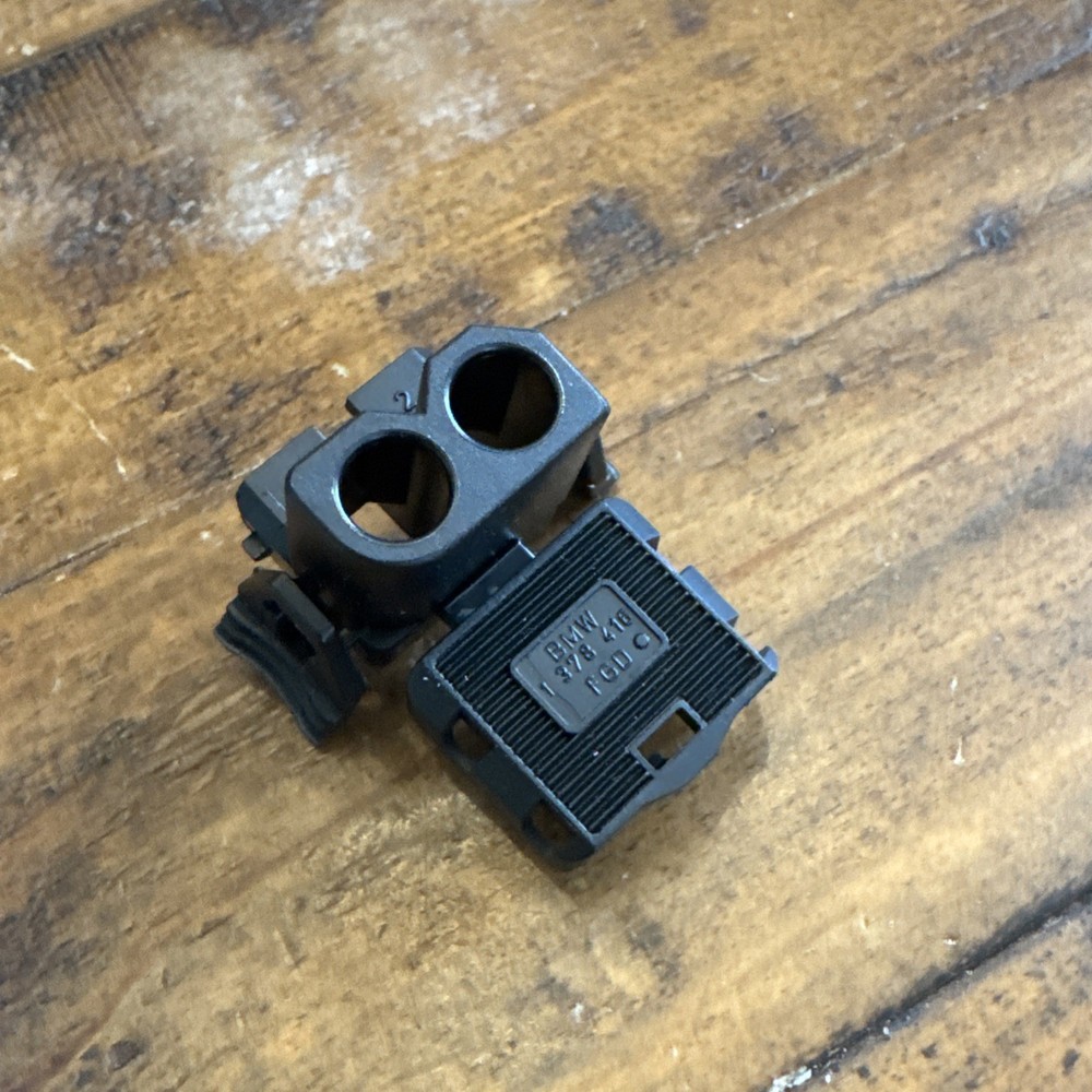 x1 OEM BMW E30 E36 Diff Differential Plug Terminal Connector Housing 90* 1378416