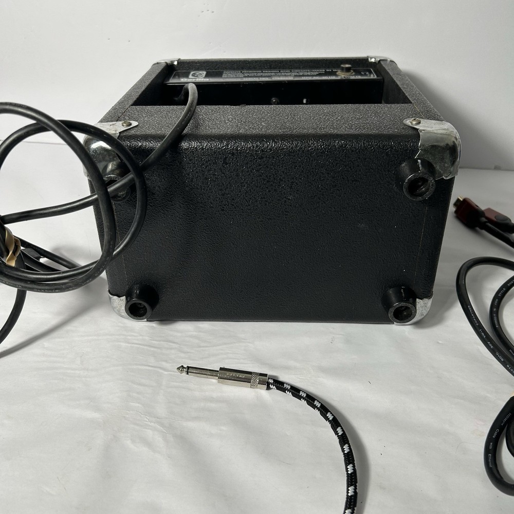 Gorilla GG-20 Guitar Amplifier Music Instruments Cords Untested