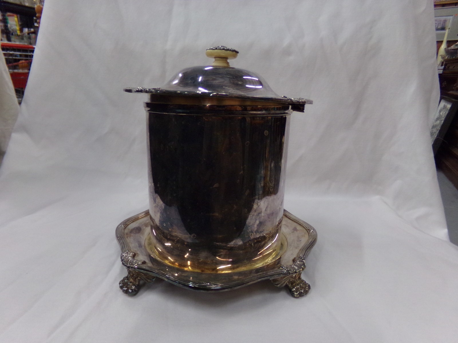 Antique WALKER & HALL SHEFFIELD ENGLAND SILVERPLATE FOOTED BISCUIT BARREL