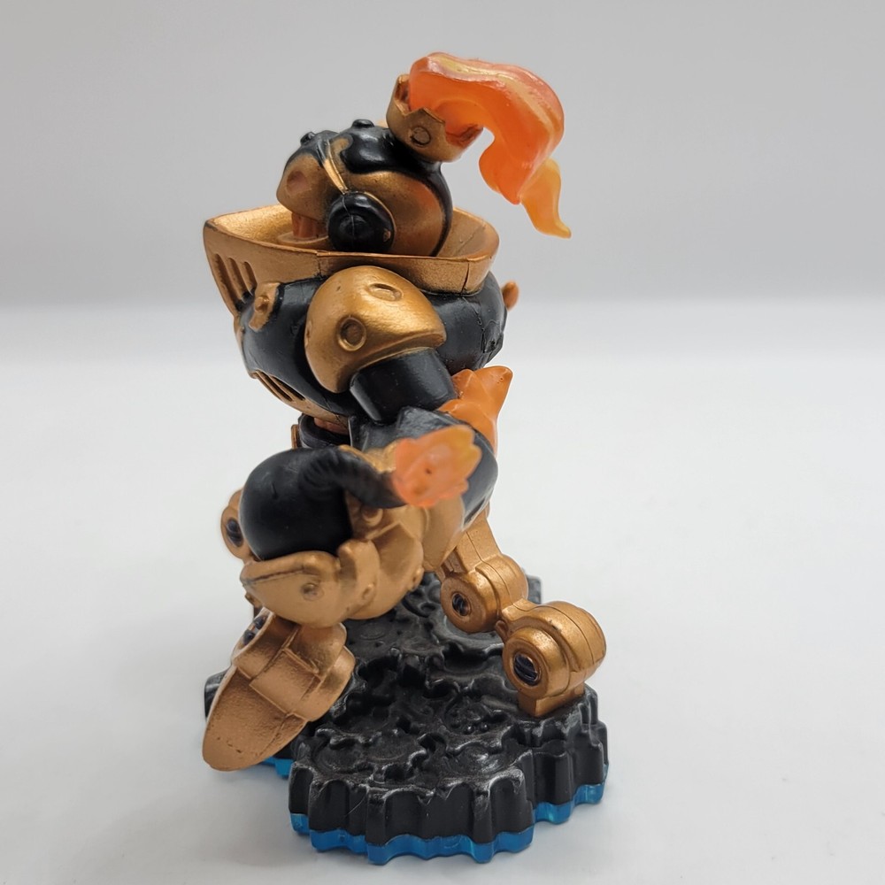 Skylanders Swap Force character figure: BLAST ZONE | swappable blue base