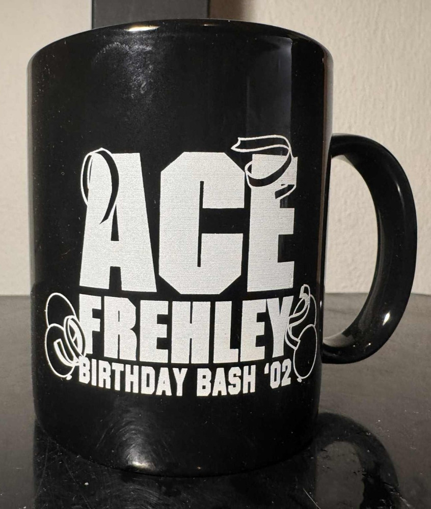 ULTRA RARE ACE FREHLEY 2002 BIRTHDAY BASH UNUSED 12 OZ CERAMIC COFFEE MUG KISS