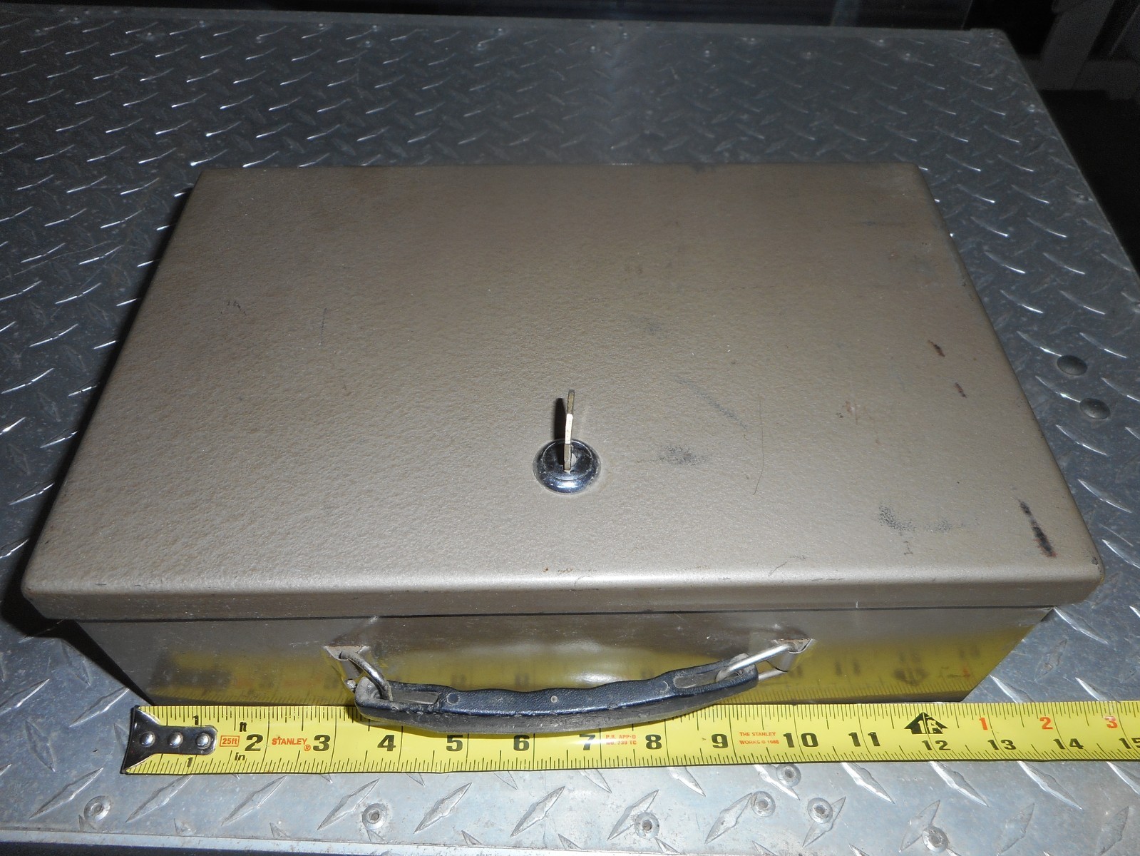 Portable Metal Safe Box with Key Lock Storage for Documents