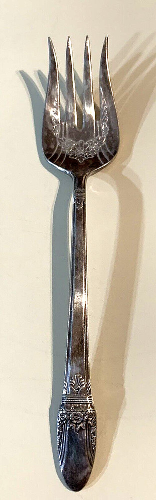 1847 Rogers Bros Silver Plate IS Floral Pattern Meat Or Serving Fork 6 1/4 inch