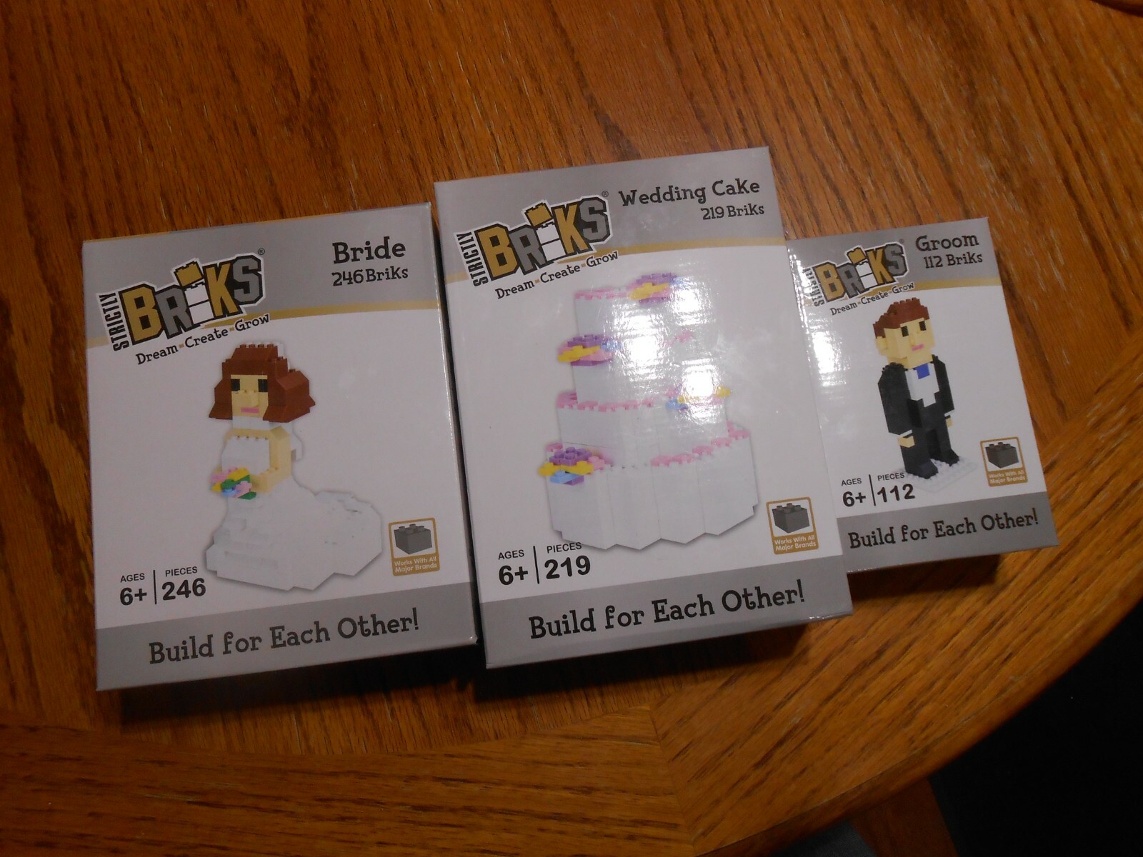Strictly Briks Building Bricks WEDDING SET -  BRIDE, GROOM & WEDDING CAKE NEW!
