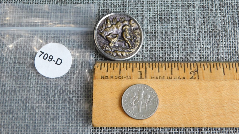 Antique Vtg Button Aprx: 1" #709-D