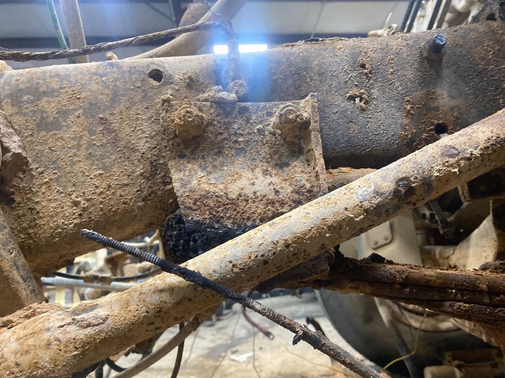 Front Leaf & Springs N/A Used P-12424