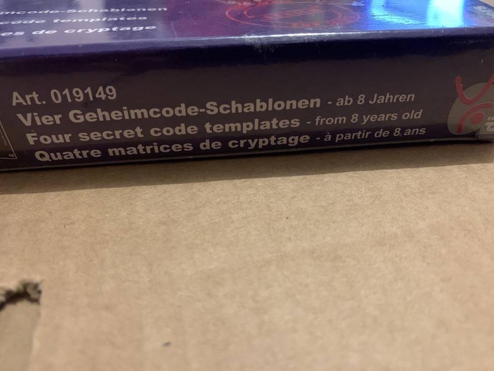 Vier Geheimcode-Schablonen: Four Secret Code Templates
