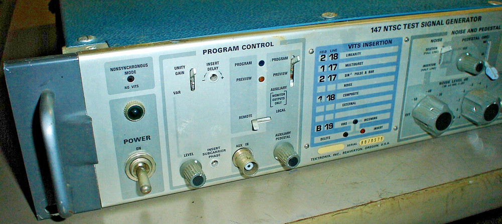 Tektronix 147 NTSC Test Signal Generator Untested