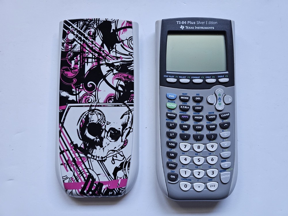 Texas Instruments TI-84 Plus Silver Edition Graphing Calculator Tested & Works
