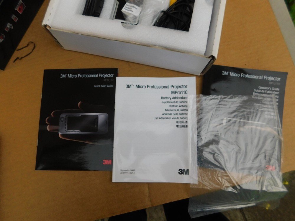 3M Micro Professional Projector MPro110 new open box