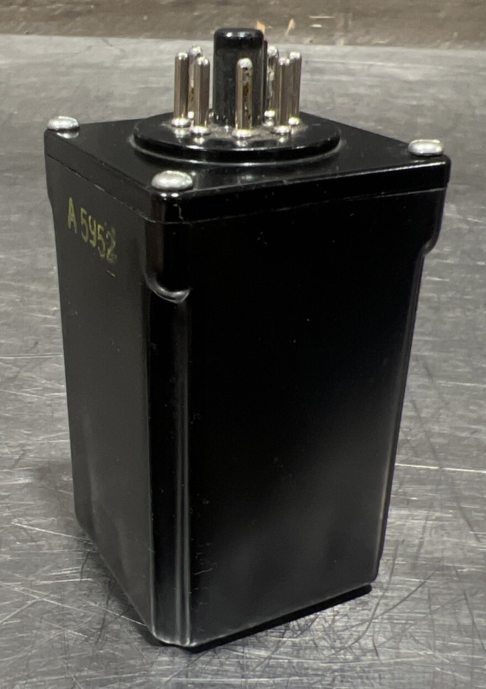 SOLID STATE FLASHER MODEL A 5952 RELAY. 8 Pin Used Surplus
