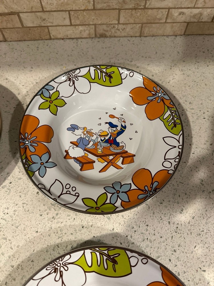 Donald and Daisy salad plates set