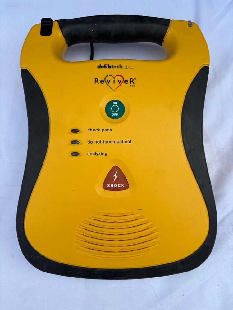 Defibtech Reviver AED w/ Elecctrode Pad - WORKING