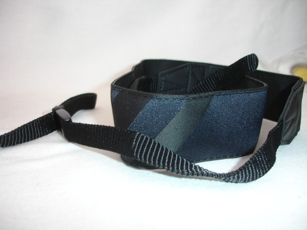 Nikon Camera Neck Strap, Black, Genuine