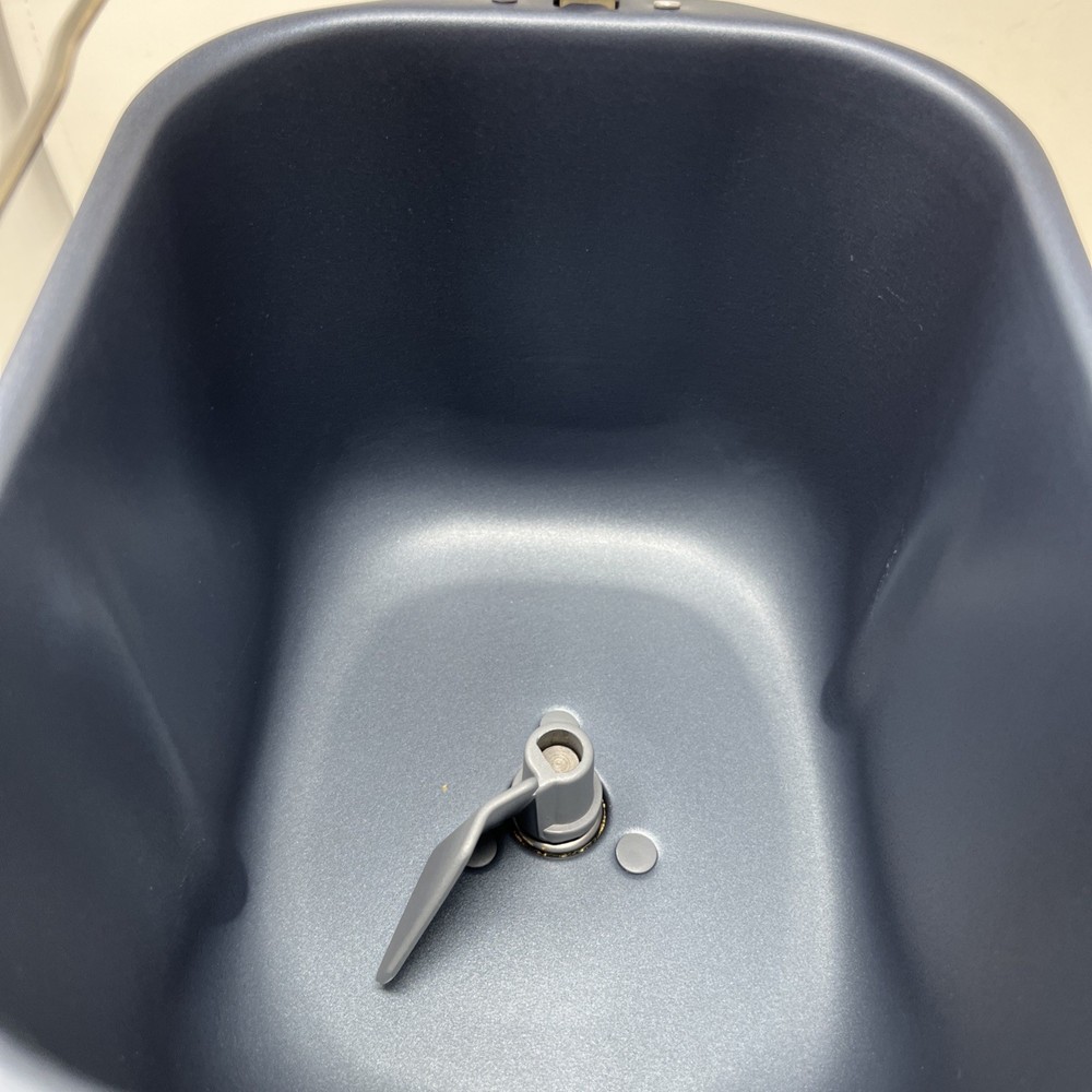 Breadman Bread Maker Model TR520 Bread Machine Loaf 2 Pc Set Pan & Paddle