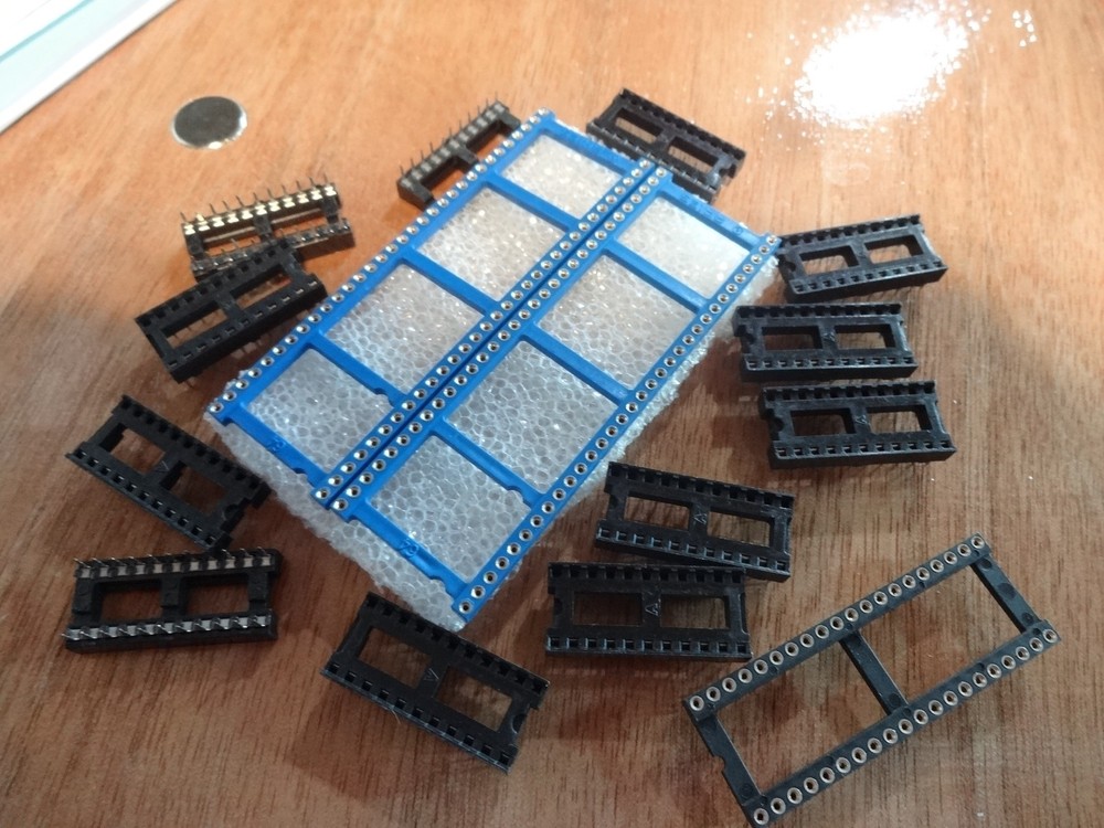 IC SOCKET LOT AS SHOWN. 15 PIECES