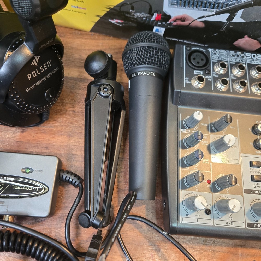 Behringer PODCASTUDIO 2 USB Bundle - Podcasting Bundle